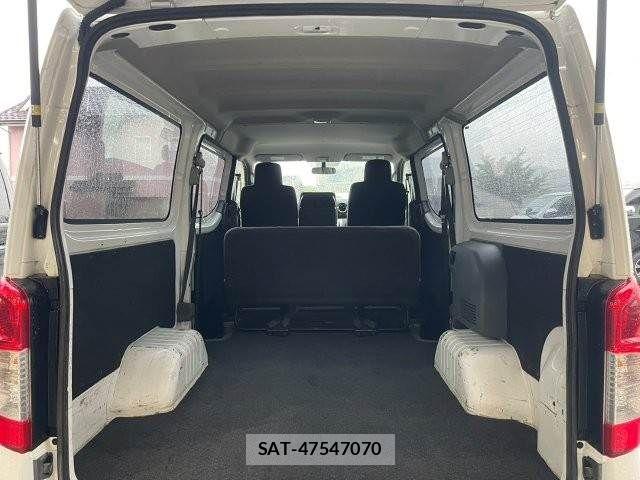 Nissan NV350 Caravan 2019-03 7963150-9