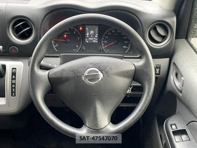 Nissan NV350 Caravan 2019-03 7963150-10