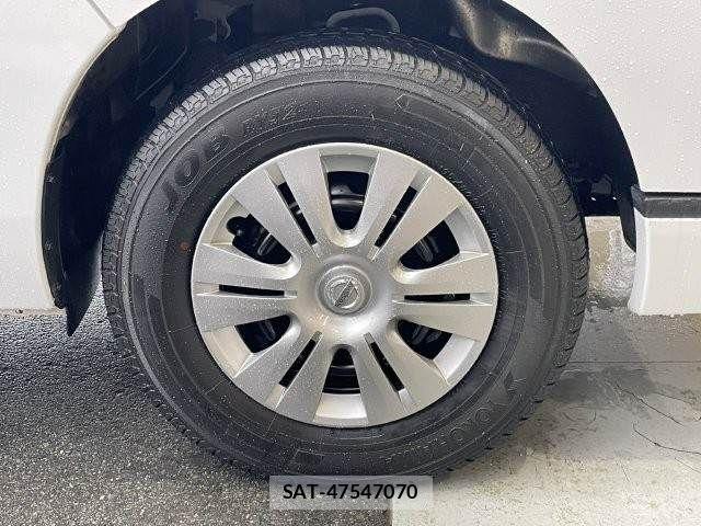 Nissan NV350 Caravan 2019-03 7963150-12