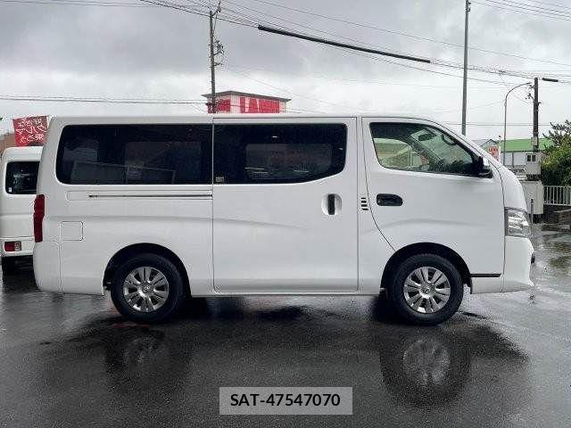 Nissan NV350 Caravan 2019-03 7963150-15