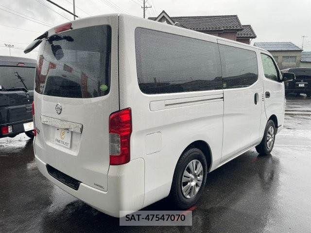 Nissan NV350 Caravan 2019-03 7963150-16