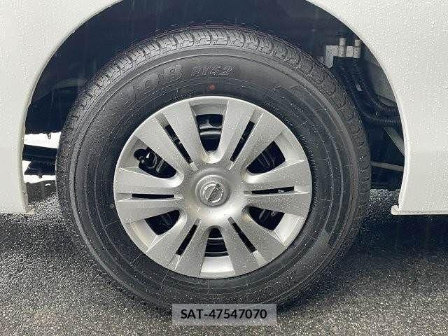 Nissan NV350 Caravan 2019-03 7963150-24