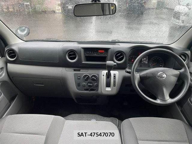 Nissan NV350 Caravan 2019-03 7963150-2