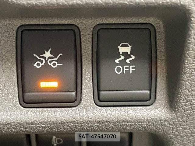 Nissan NV350 Caravan 2019-03 7963150-5