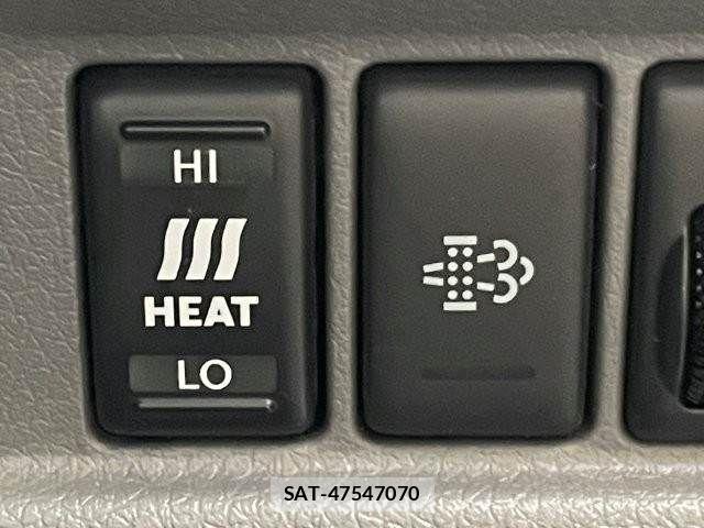 Nissan NV350 Caravan 2019-03 7963150-6