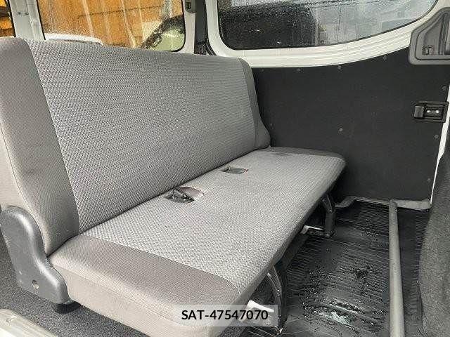 Nissan NV350 Caravan 2019-03 7963150-8