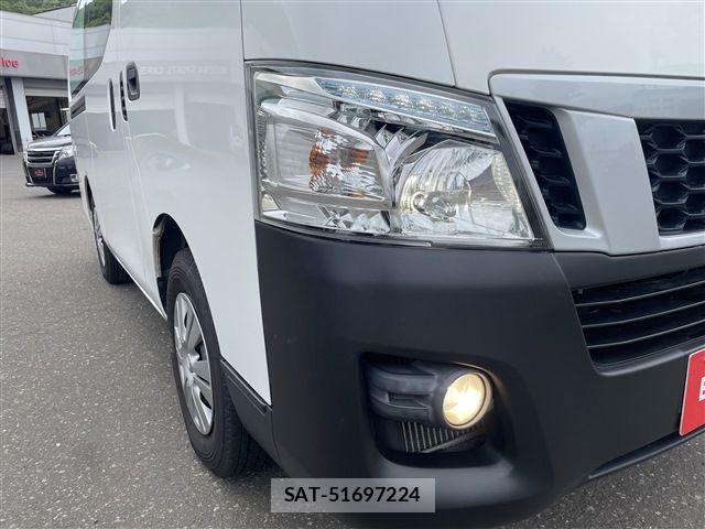 Nissan NV350 Caravan 2016-10 7963149-9