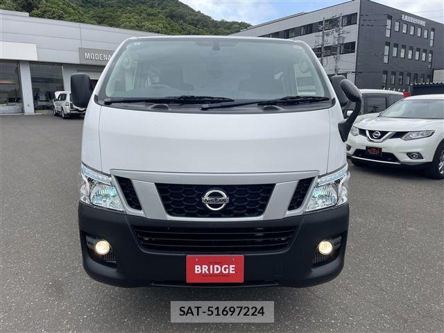 Nissan NV350 Caravan 2016-10 7963149-1