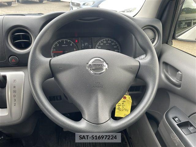 Nissan NV350 Caravan 2016-10 7963149-28