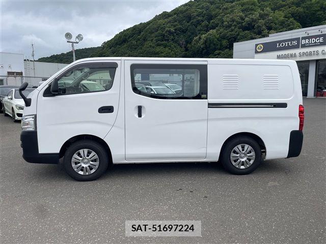 Nissan NV350 Caravan 2016-10 7963149-3