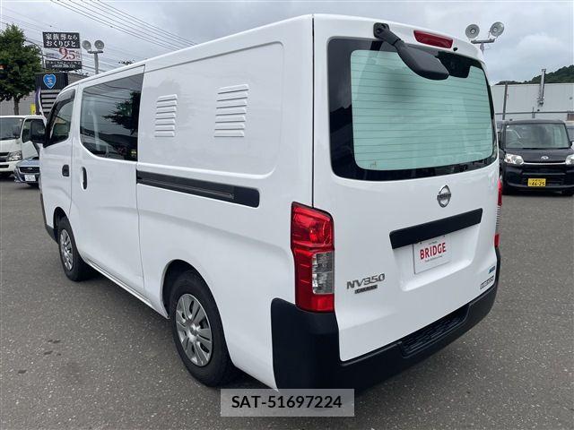 Nissan NV350 Caravan 2016-10 7963149-4
