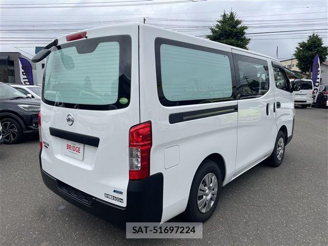 Nissan NV350 Caravan 2016-10 7963149-6