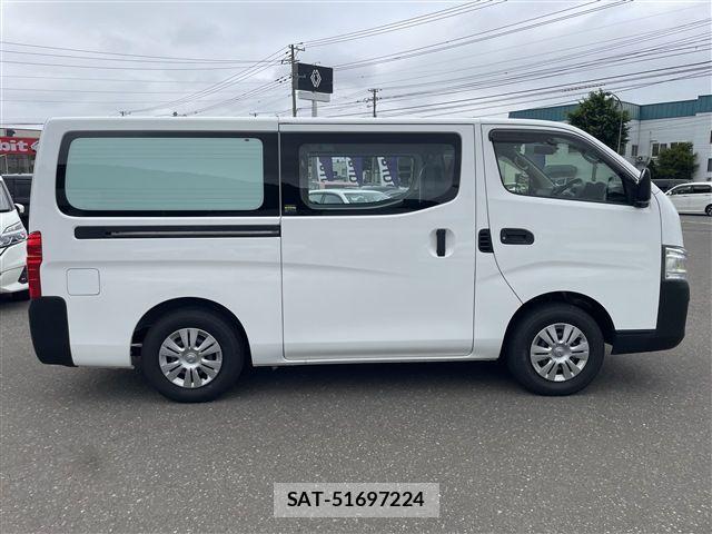 Nissan NV350 Caravan 2016-10 7963149-7