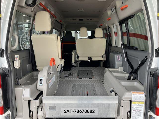 Nissan NV350 Caravan 2020-03 7980441-10