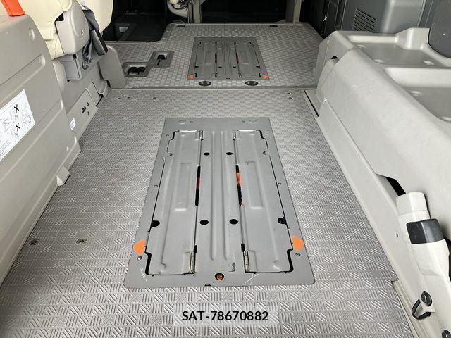 Nissan NV350 Caravan 2020-03 7980441-11
