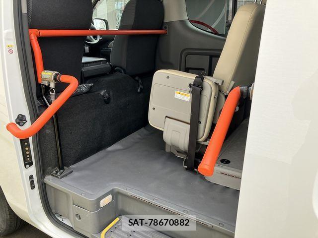 Nissan NV350 Caravan 2020-03 7980441-13