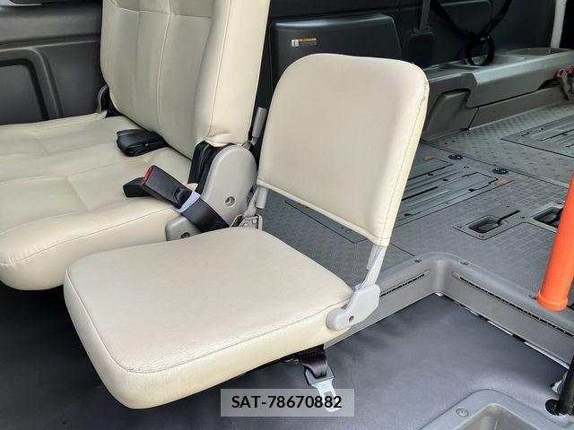 Nissan NV350 Caravan 2020-03 7980441-14