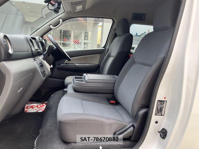 Nissan NV350 Caravan 2020-03 7980441-29