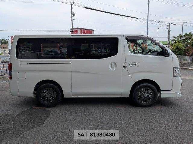 Nissan NV350 Caravan 2018-08 8037421-18