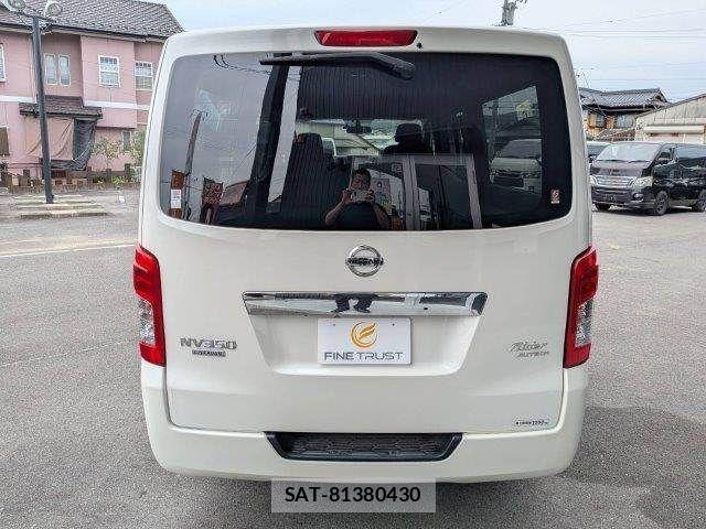 Nissan NV350 Caravan 2018-08 8037421-20