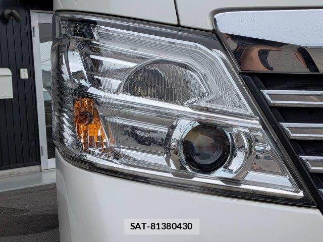 Nissan NV350 Caravan 2018-08 8037421-24