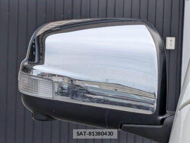 Nissan NV350 Caravan 2018-08 8037421-28