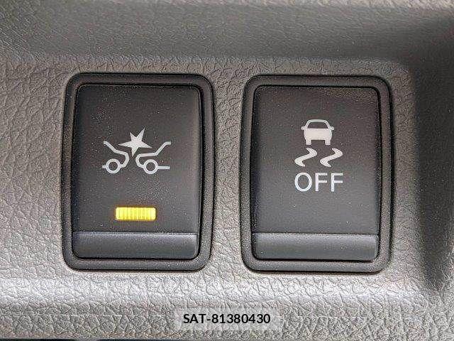 Nissan NV350 Caravan 2018-08 8037421-6
