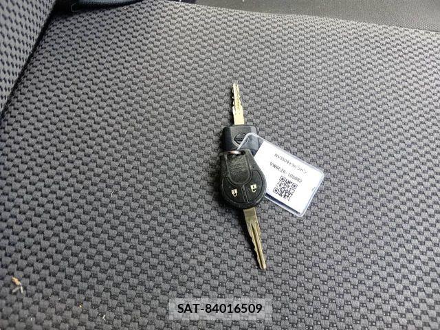 Nissan NV350 Caravan 2018-06 8037420-10