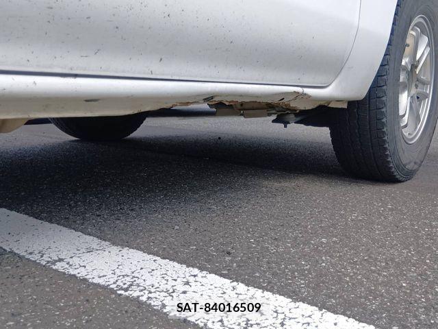 Nissan NV350 Caravan 2018-06 8037420-12