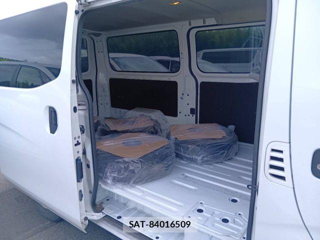 Nissan NV350 Caravan 2018-06 8037420-4