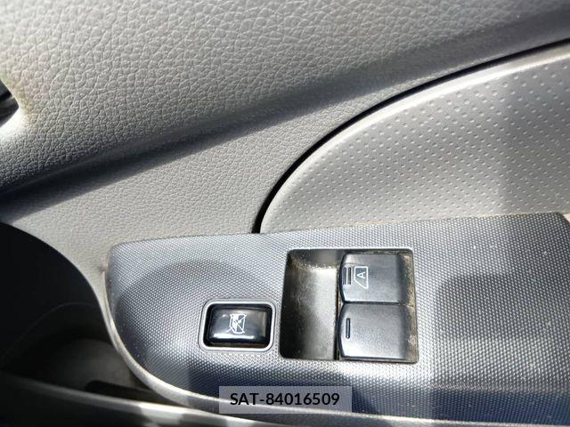 Nissan NV350 Caravan 2018-06 8037420-8