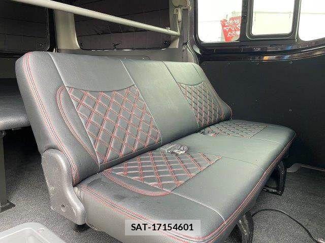 Nissan NV350 Caravan 2015-03 8075016-10