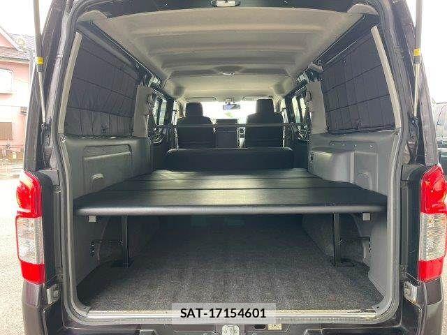 Nissan NV350 Caravan 2015-03 8075016-11