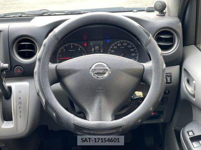 Nissan NV350 Caravan 2015-03 8075016-13