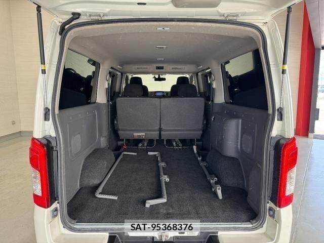 Nissan NV350 Caravan 2018-09 8075015-10