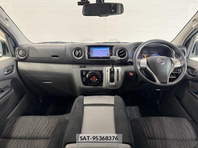 Nissan NV350 Caravan 2018-09 8075015-1