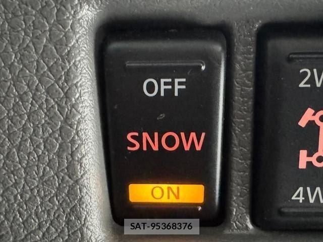 Nissan NV350 Caravan 2018-09 8075015-21