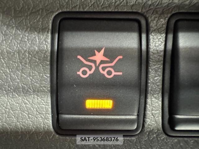 Nissan NV350 Caravan 2018-09 8075015-23