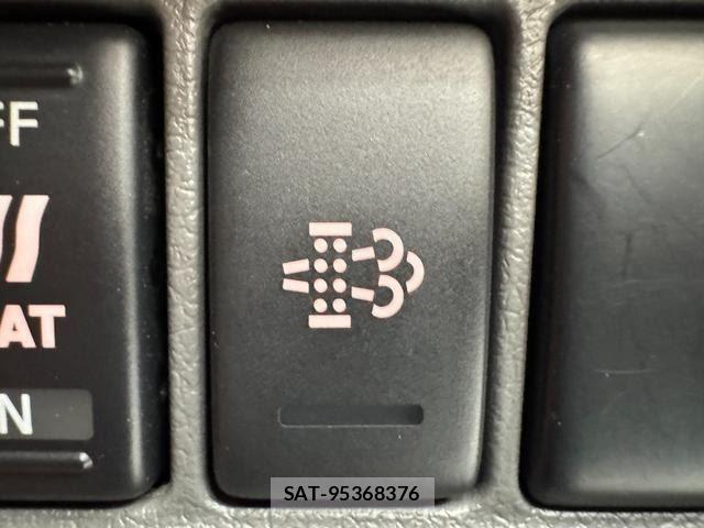 Nissan NV350 Caravan 2018-09 8075015-26