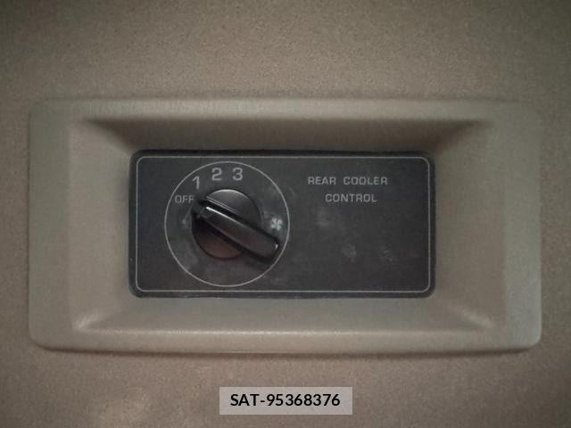 Nissan NV350 Caravan 2018-09 8075015-27