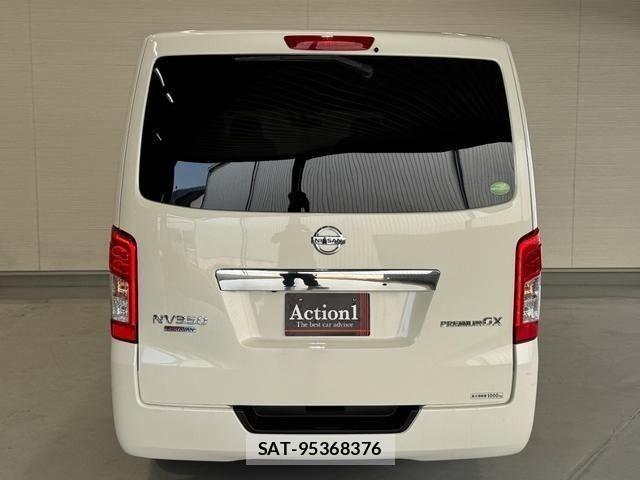 Nissan NV350 Caravan 2018-09 8075015-4