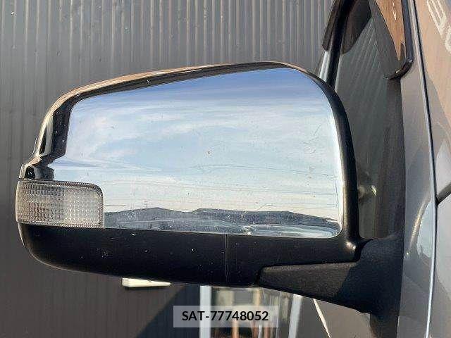 Nissan NV350 Caravan 2018-05 8101015-24