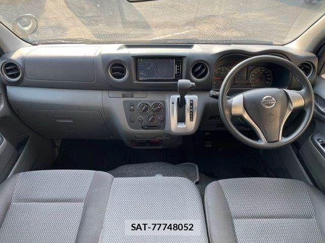 Nissan NV350 Caravan 2018-05 8101015-2