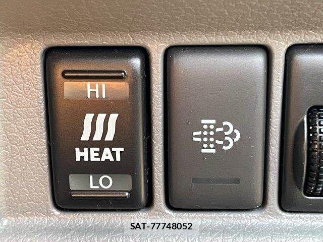 Nissan NV350 Caravan 2018-05 8101015-7