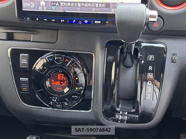 Nissan NV350 Caravan 2021-05 8101011-12