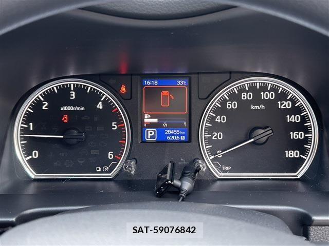 Nissan NV350 Caravan 2021-05 8101011-14