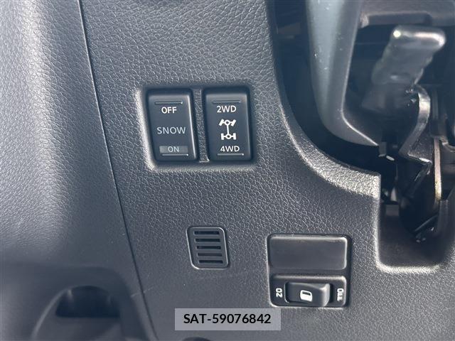 Nissan NV350 Caravan 2021-05 8101011-16