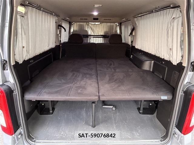 Nissan NV350 Caravan 2021-05 8101011-18
