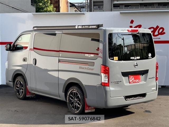Nissan NV350 Caravan 2021-05 8101011-3