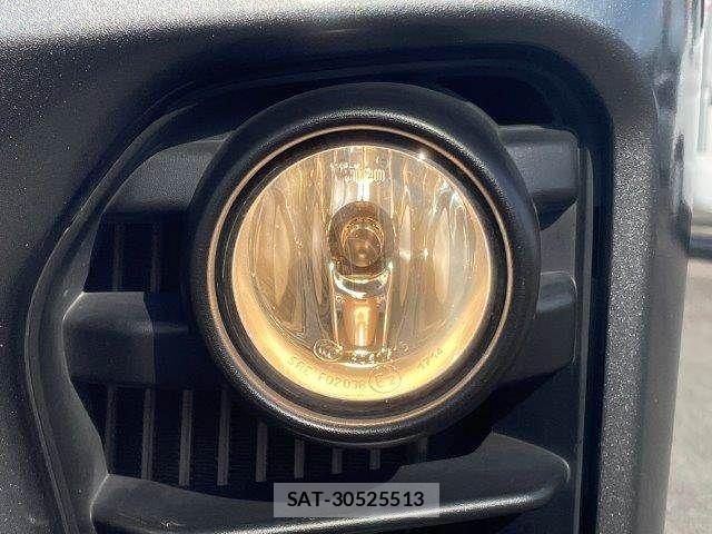 Nissan NV350 Caravan 2017-09 8131753-16